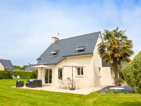 Loue maison meublée de mi-septembre 2025 à avril 2026, grand jardin