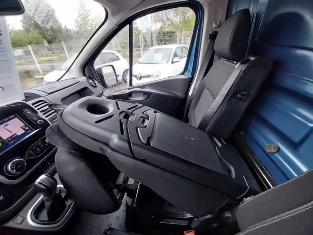 Renault Trafic fgn l1h1 1000 kg dci 170 energy edc — photo 31