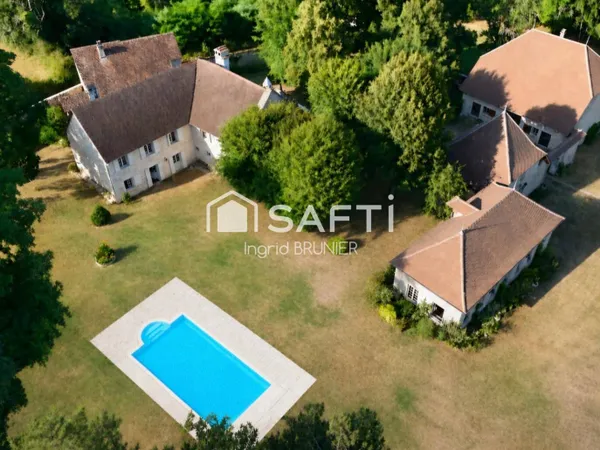 Demeure 20 pièces 585 m²