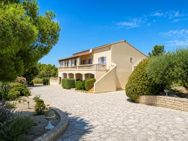 Superbe propriété de 242 m2 à Cuxac-d'Aude, à seulement 10 minutes de Narbonne