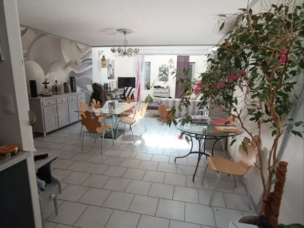 IMMEUBLE DE RAPPORT VALRÉAS CENTRE - 260 m² - LOUÉ - 250 000