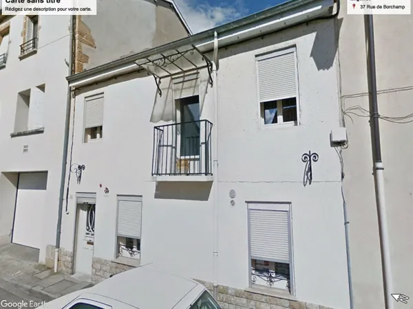 Maison 120 m2 hab, proche centre ville et commerces.Bon état