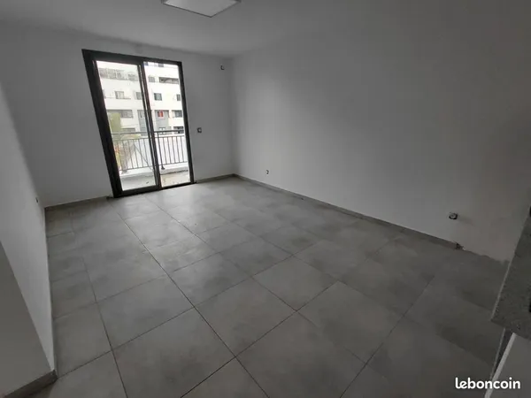 F2 a loue centre ville st denis