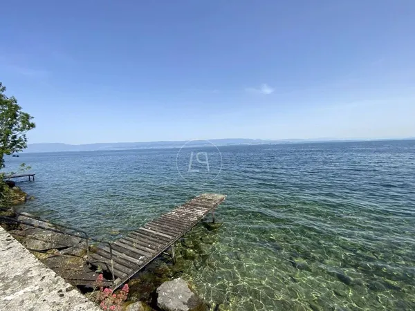 Terrain 232 m²