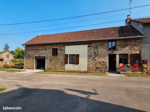 Maison rénovée entièrement assainissement compris