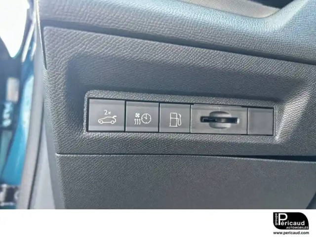 Peugeot 408 phev 225 e-eat8 — photo 32
