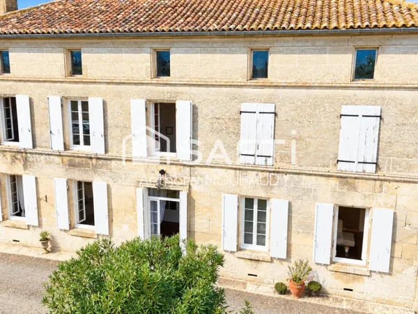 Maison Charentaise, cuisine, séjour, 3 chambres, dépendances