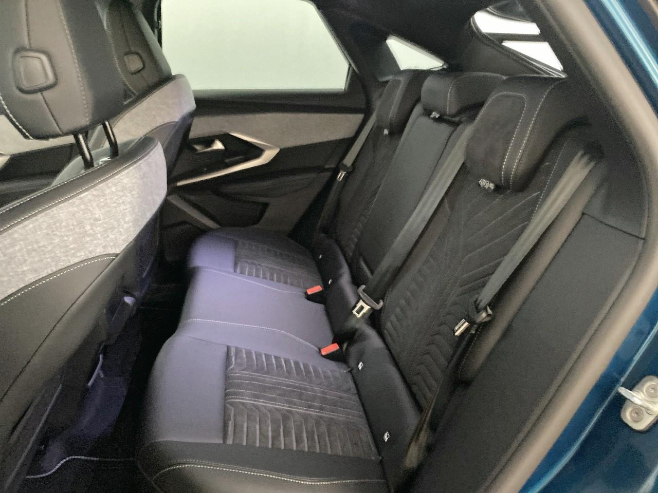 Peugeot 3008 hybrid 145 e-dcs6 gt — photo 10