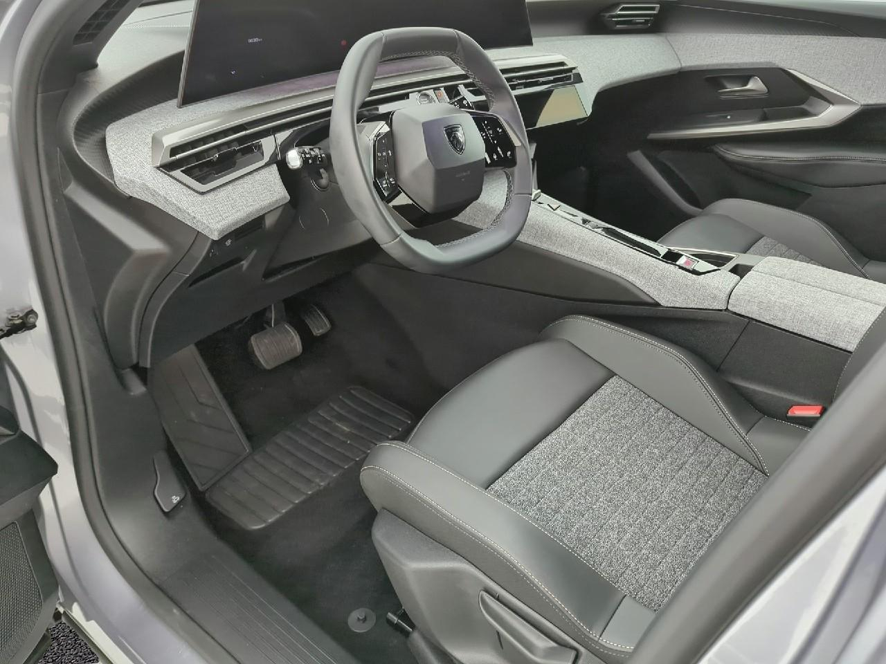Peugeot 5008 hybrid 145 ch e-dcs6 allure — photo 14