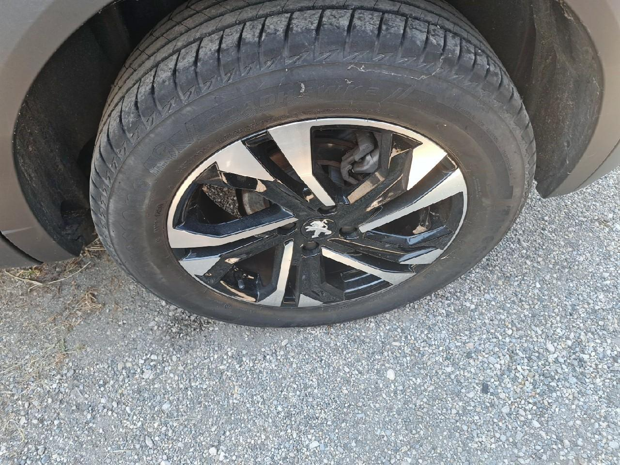 Peugeot 2008 puretech 130 s&s eat8 gt — photo 7