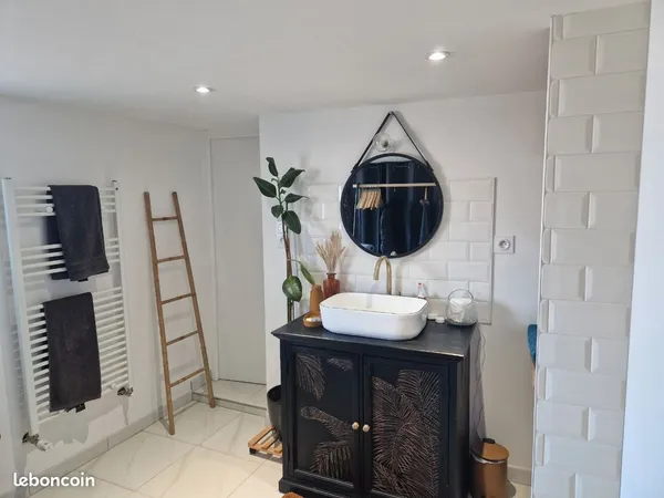 À vendre - Charmante maison rénovée avec jardin à Ornans - Investissement locatif de qualité