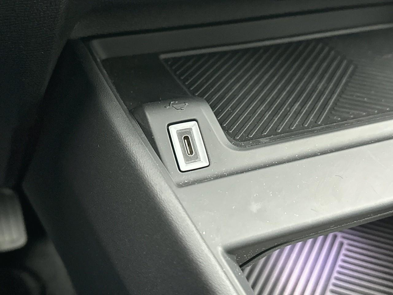 Citroën C4 puretech 130 s&s eat8 shine — photo 29