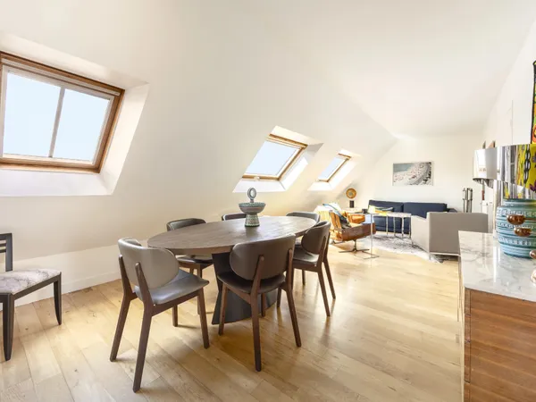 Paris 9e - DROUOT - Appartement - 52,15sqm Carrez - 83,73 m² au sol - Dernier étage - Vue panoramiqu