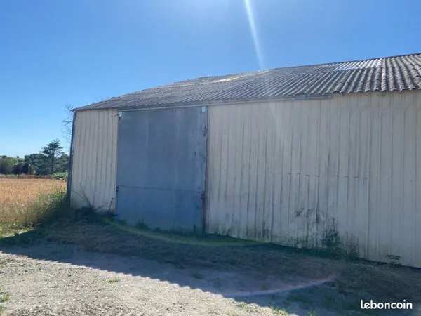 Hangars 400m2