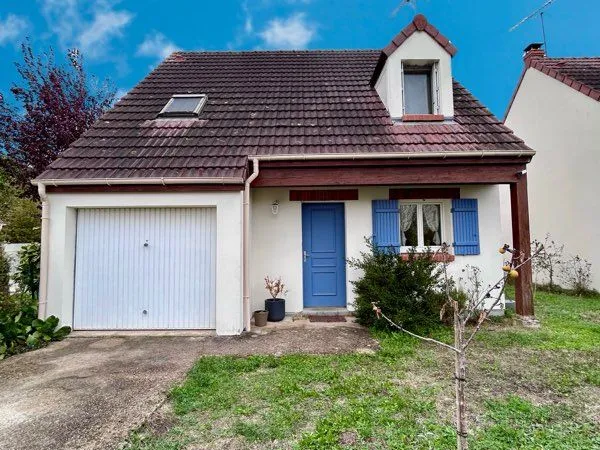 Maison familiale sans travaux — 3 chambres, jardin et garage à Fleury-les-Aubrais