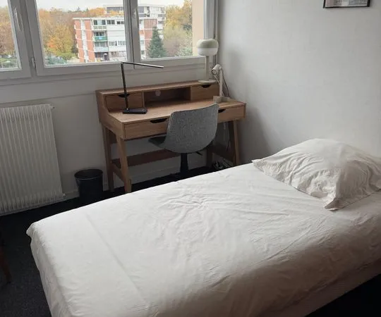 Chambre de 12m2 à louer sur Cergy