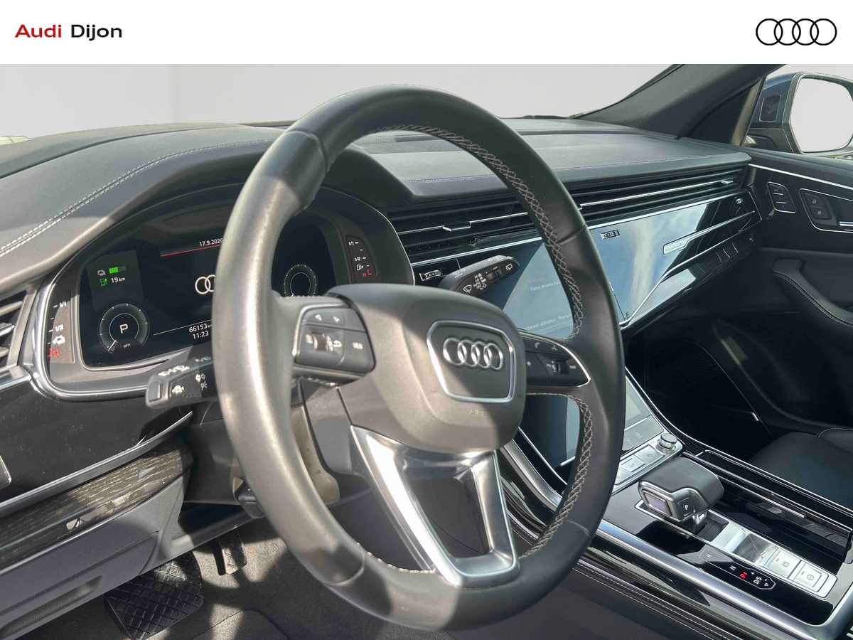 Audi Q8 55 TFSI e 394 Tiptronic 8 quattro — photo 10