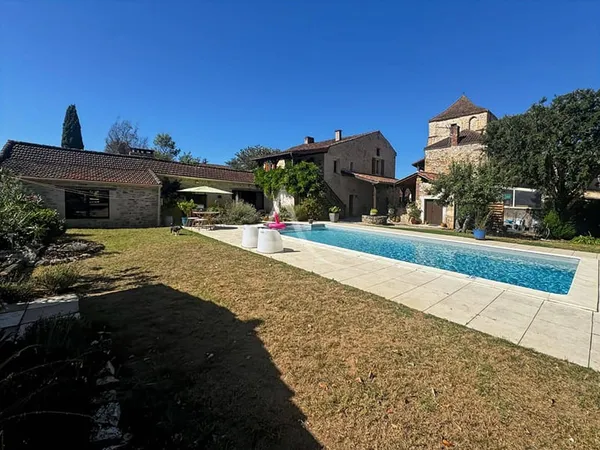 Maison 9 pièces 286 m²