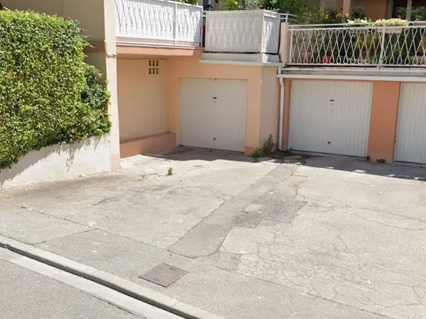 Parking 12 m²