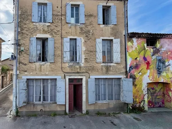 Maison de Maître avec petit jardinet