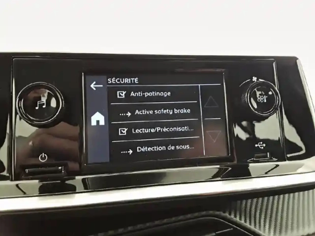 Peugeot 208 puretech 75 s&amp;s bvm5 — photo 47