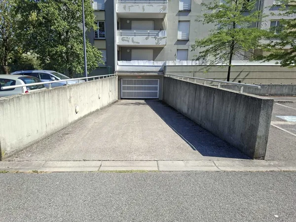 Garage fermé