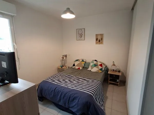 Appartement avec balcon et parking (Lun-Ven)