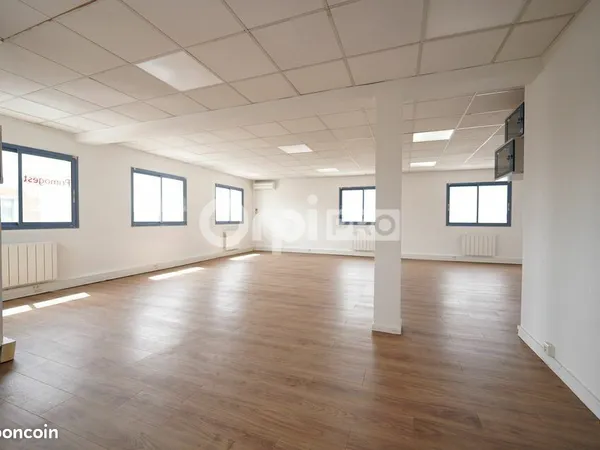 Bureau 80 m²
