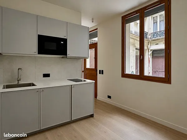 Studio 1 pièce 18 m²