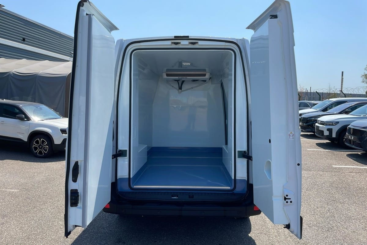 Renault Master Fourgon — photo 11