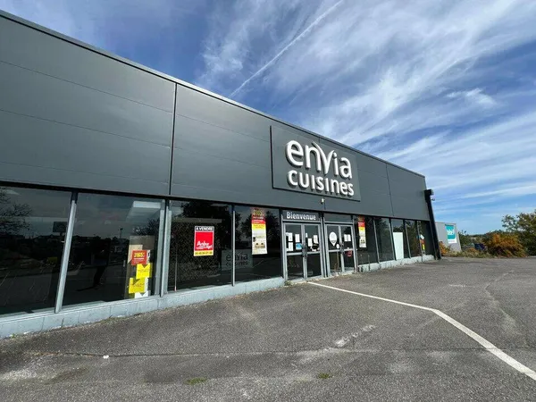 Local commercial 600 m²