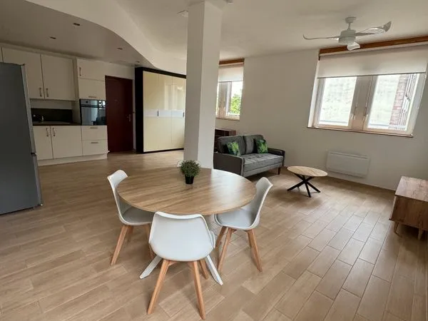 Appartement meublé 2 pièces avec garage et parking privé