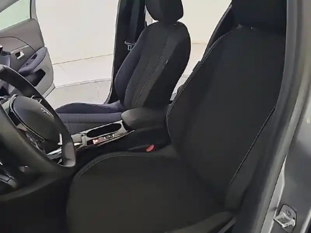 Peugeot 208 puretech 100 s&amp;s eat8 — photo 11