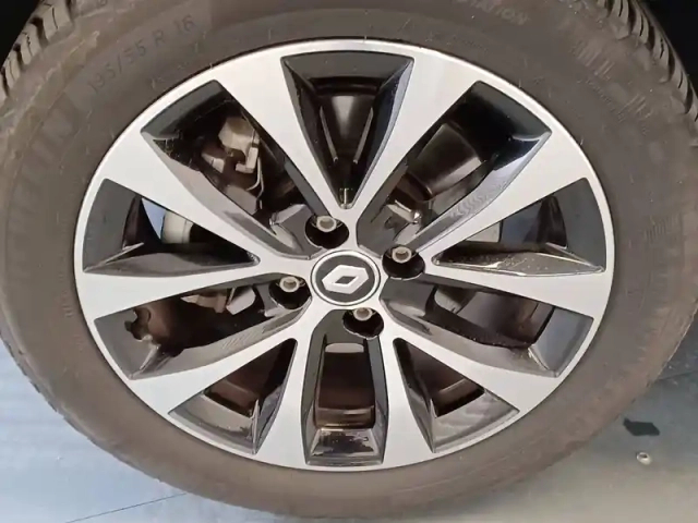 Renault Clio e-tech 140 - 21n — photo 91