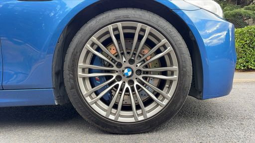BMW M5 4.4 i V8 560 DKG7 - M – 2013 – 85883 km – Essence – Boîte Automatique — photo 20
