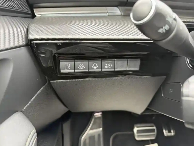 Peugeot 508 hybrid 225 e-eat8 gt — photo 7