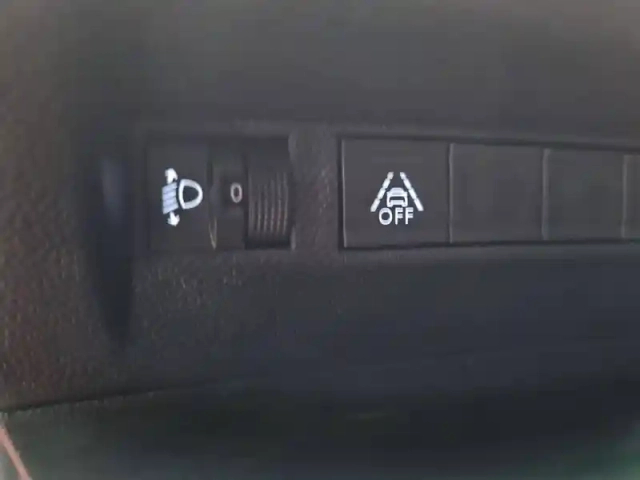 Peugeot 208 puretech 75 s&amp;s bvm5 — photo 50