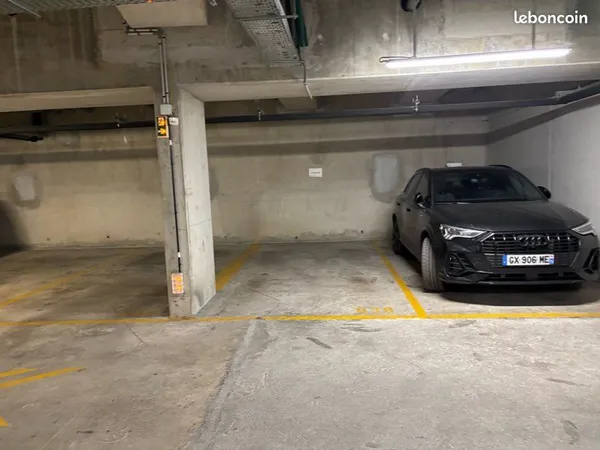 Parking Clichy entrée de Ville 14m2