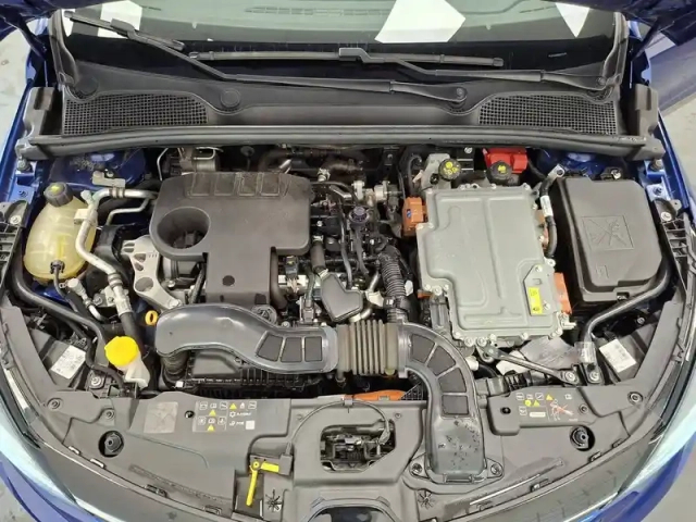 Renault Clio e-tech 140 - 21 — photo 44