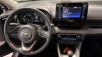 Toyota Yaris 116h Dynamic 5p MY22 — photo 11