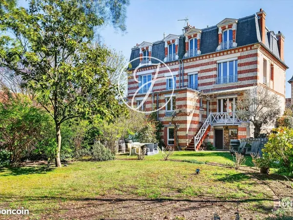 Propriété 8 pièces 182 m²