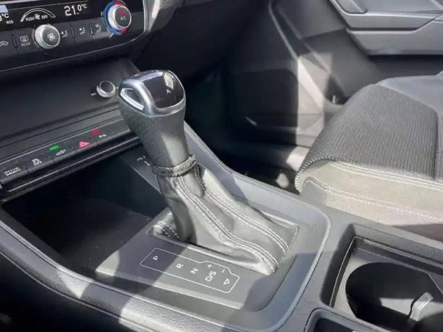 Audi Q3 sportback 45 tfsie 245 ch s tronic 6 — photo 24