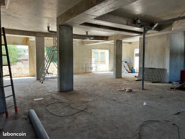 Local commercial 85 m²