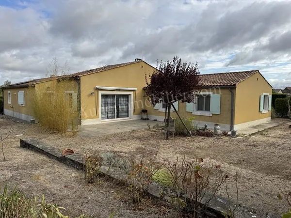 Villa de plain-pied avec grand jardin