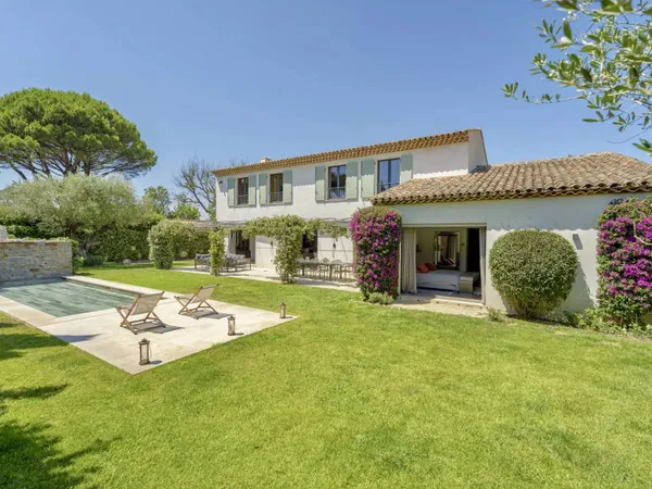 Maison 5 pièces 240 m²