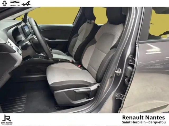 Renault Clio 1.0 tce 90ch evolution — photo 13