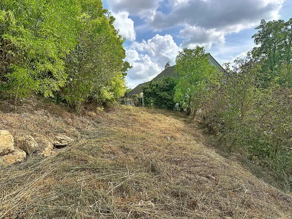 Terrain 700 m²