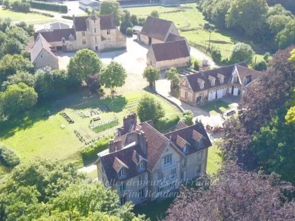 Perche - hameau de caractère, ses deux manoirs et dépendances, un ensemble bucolique sur 3 ha