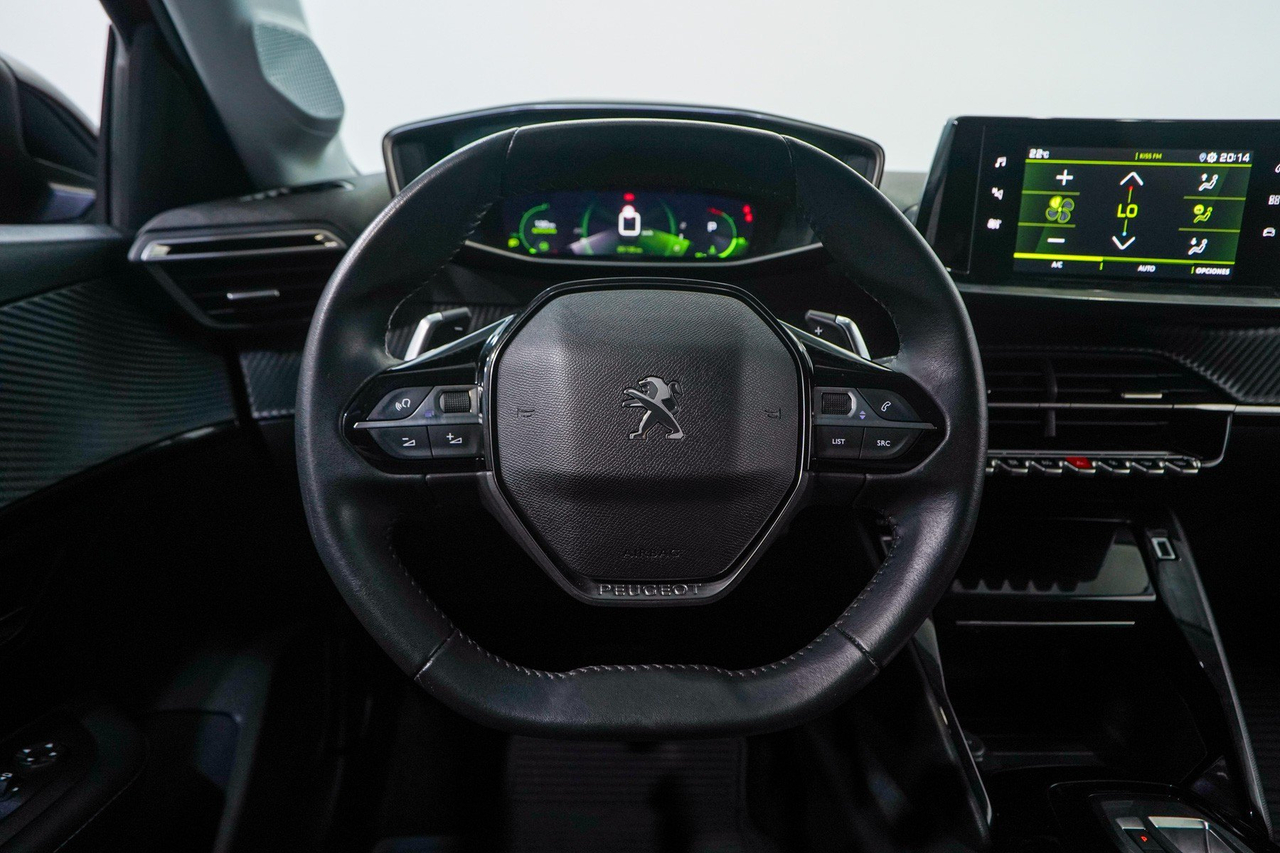 Peugeot 208 — photo 17