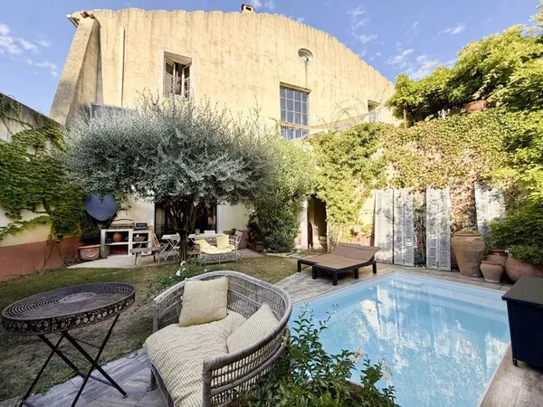 Villa 8 pièces 223 m²